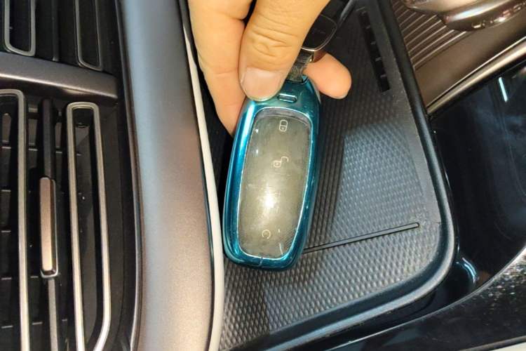 Used Denza D9 2022 DM-i 970 Four-Wheel Drive Prestige Model Vehicle Key