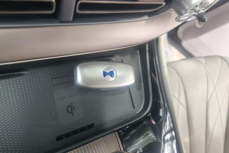 Used Denza D9 2022 DM-i 970 Four-Wheel Drive Flagship Model Vehicle Key