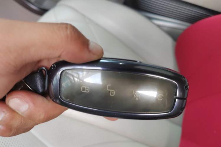 Used Denza D9 2022 DM-i 970 Four-Wheel Drive Flagship Model Vehicle Key