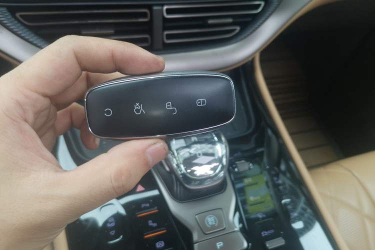 Used Denza D9 2022 DM-i 970 Four-Wheel Drive Prestige Model Vehicle Key