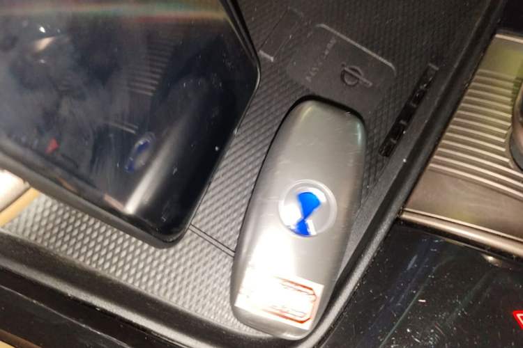 Used Denza D9 2022 DM-i 970 Four-Wheel Drive Flagship Model Vehicle Key