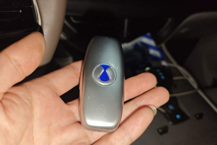 Used Denza D9 2022 DM-i 970 Four-Wheel Drive Prestige Model Vehicle Key