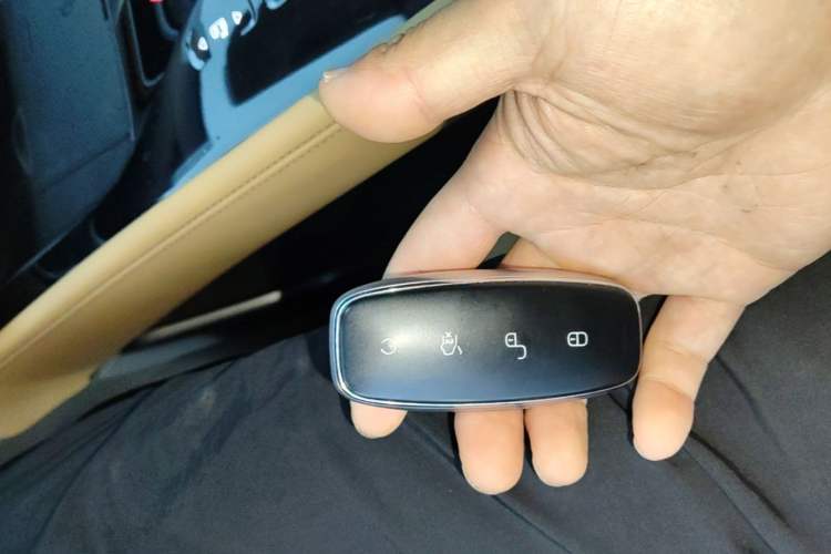 Used Denza D9 2022 DM-i 1040 Prestige Model Vehicle Key