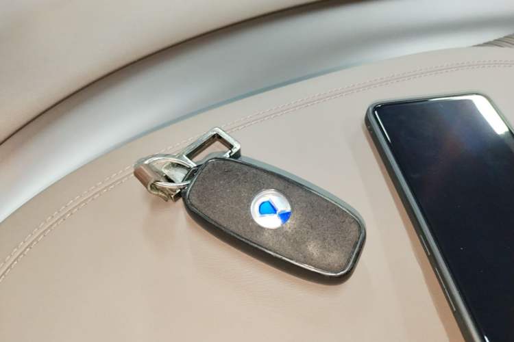 Used Denza D9 2022 DM-i 970 Four-Wheel Drive Prestige Model Vehicle Key