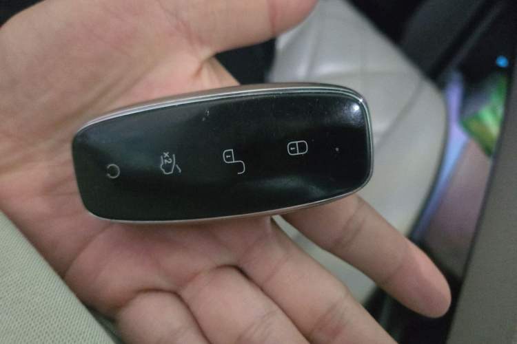 Used Denza D9 2022 EV 620 Prestige Model Vehicle Key