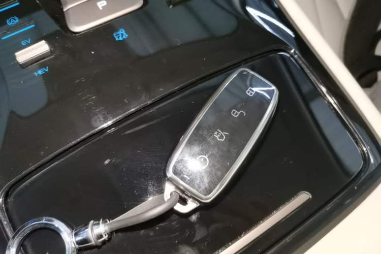 Used Denza D9 2022 DM-i 970 Four-Wheel Drive Flagship Model Vehicle Key