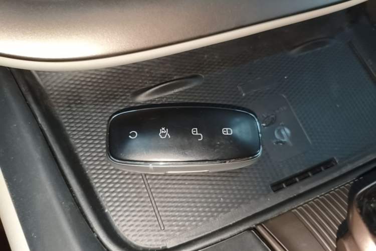 Used Denza D9 2022 DM-i 970 Four-Wheel Drive Flagship Model Vehicle Key