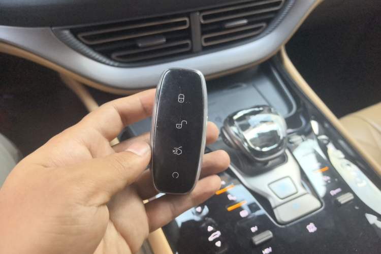 Used Denza D9 2022 DM-i 970 Four-Wheel Drive Flagship Model Vehicle Key