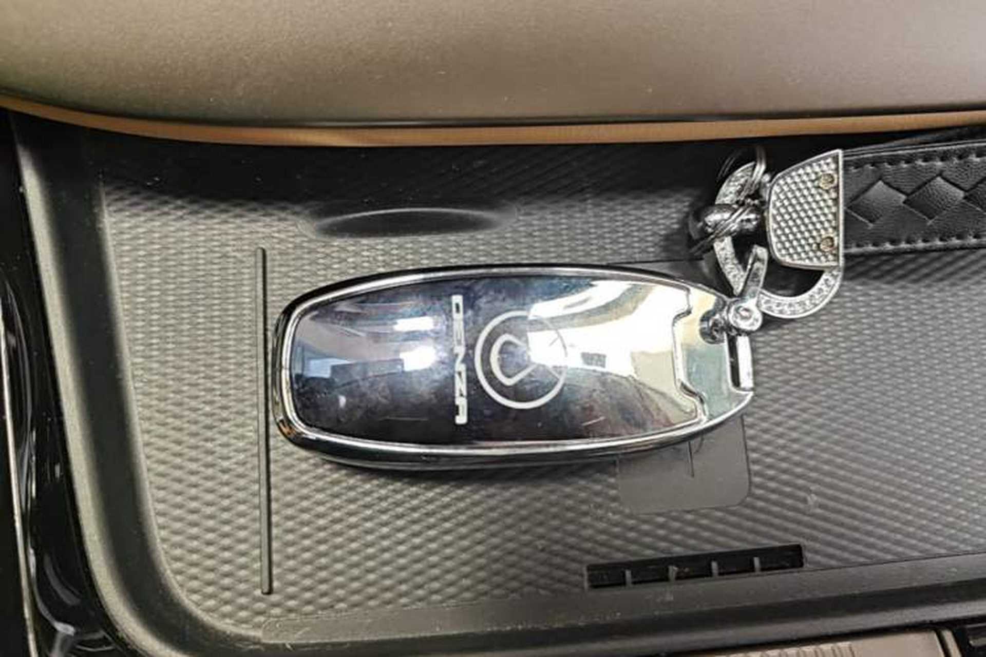 Used Denza D9 2022 DM-i 970 Four-Wheel Drive Flagship Model Vehicle Key
