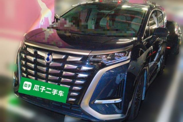 Used Denza D9 2022 DM-i 1040 Prestige Model