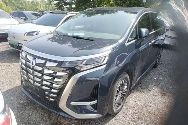 Used Denza D9 2022 DM-i 1040 Prestige Model