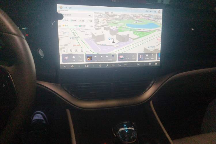 Used Denza D9 2022 DM-i 970 Four-Wheel Drive Prestige Model Audio And AC Panel