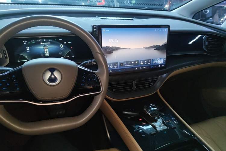 Used Denza D9 2022 DM-i 945 Luxury Model Audio And AC Panel
