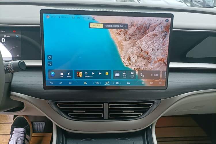 Used Denza D9 2022 DM-i 970 Four-Wheel Drive Flagship Model Audio And AC Panel