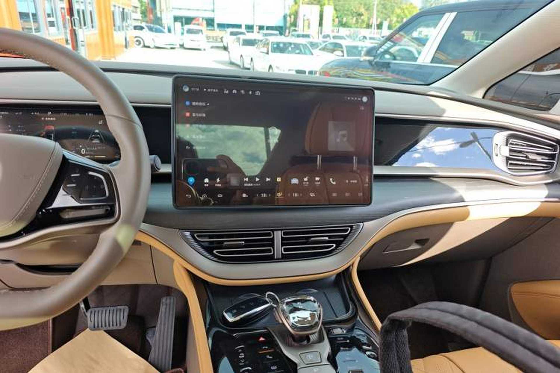Used Denza D9 2022 DM-i 970 Four-Wheel Drive Prestige Model Audio And AC Panel