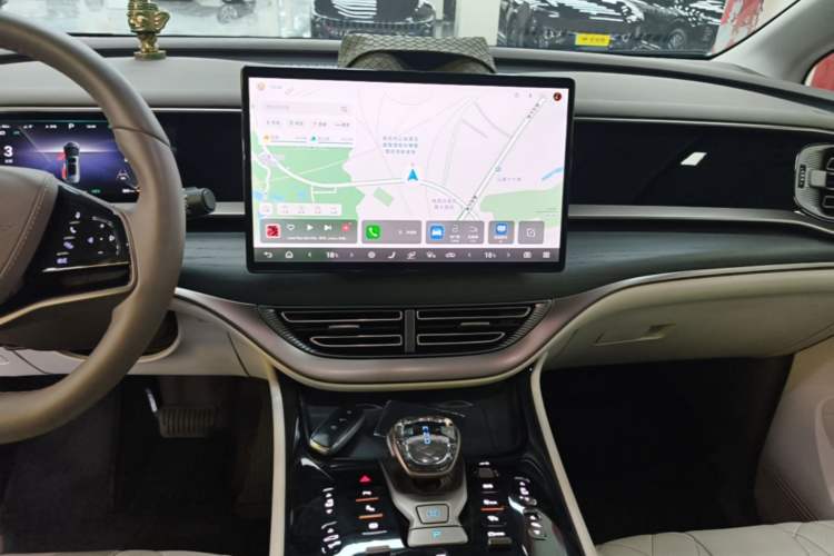 Used Denza D9 2022 DM-i 970 Four-Wheel Drive Prestige Model Audio And AC Panel
