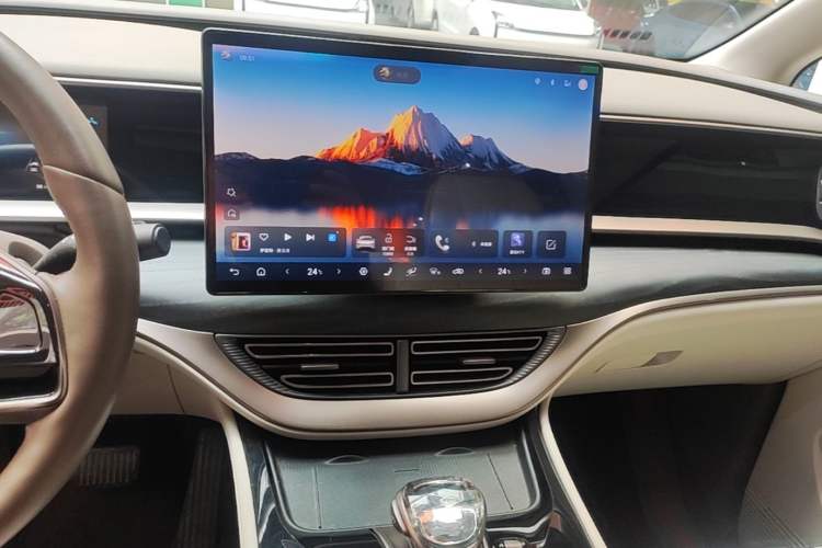 Used Denza D9 2022 DM-i 970 Four-Wheel Drive Prestige Model Audio And AC Panel