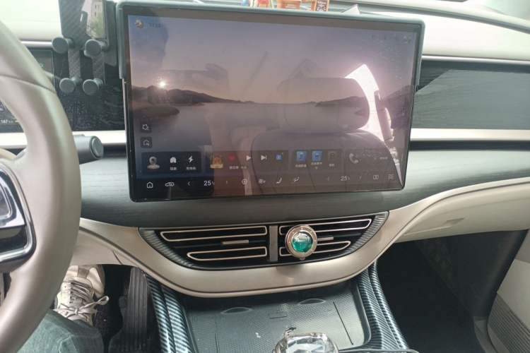 Used Denza D9 2022 DM-i 970 Four-Wheel Drive Flagship Model Audio And AC Panel