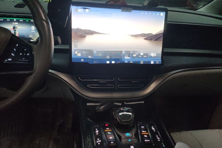 Used Denza D9 2022 DM-i 970 Four-Wheel Drive Prestige Model Audio And AC Panel