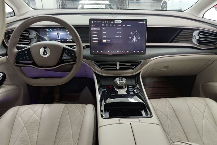 Used Denza D9 2022 DM-i 970 Four-Wheel Drive Prestige Model Center Console