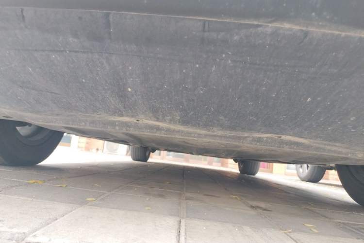 Used Denza D9 2022 DM-i 1040 Prestige Model Chassis Front