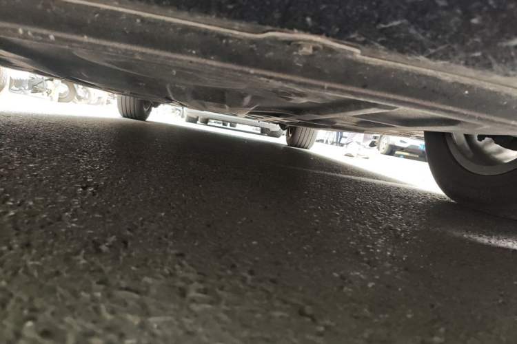 Used Denza D9 2022 DM-i 970 Four-Wheel Drive Prestige Model Chassis Front