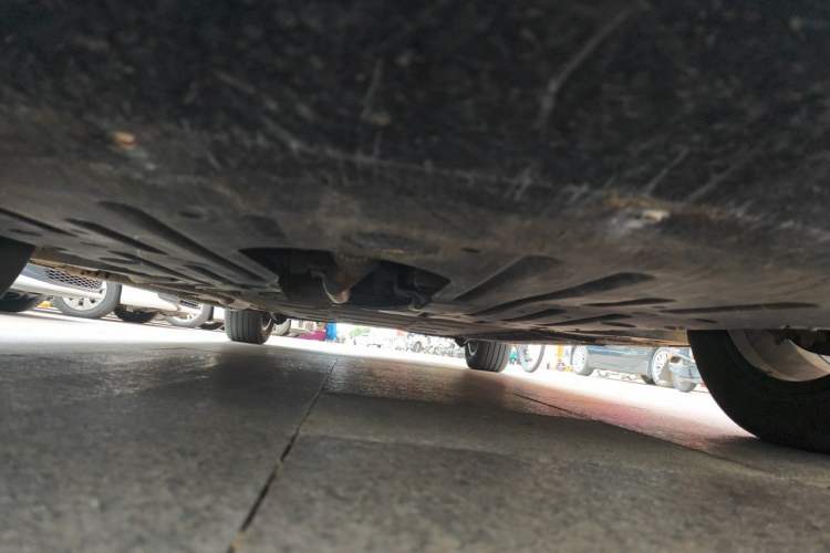 Used Denza D9 2022 DM-i 970 Four-Wheel Drive Flagship Model Chassis Front