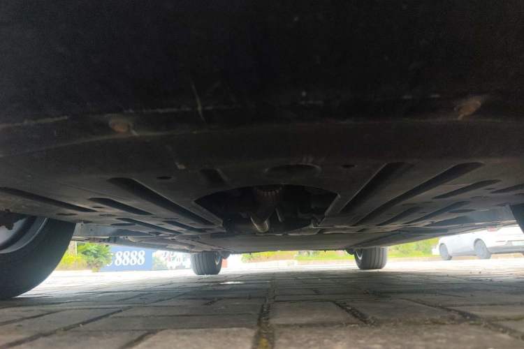 Used Denza D9 2022 DM-i 970 Four-Wheel Drive Flagship Model Chassis Front