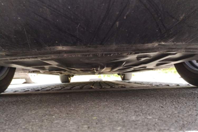 Used Denza D9 2022 DM-i 1040 Prestige Model Chassis Front