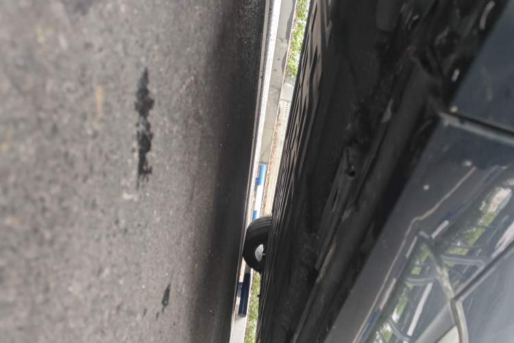 Used Denza D9 2022 DM-i 970 Four-Wheel Drive Flagship Model Chassis Front Left