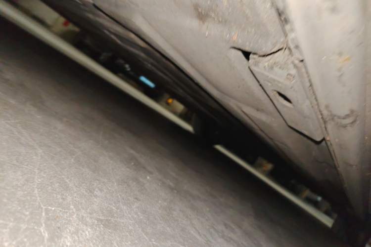 Used Denza D9 2022 DM-i 970 Four-Wheel Drive Prestige Model Chassis Front Left