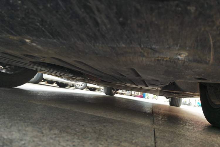Used Denza D9 2022 DM-i 970 Four-Wheel Drive Flagship Model Chassis Front Left