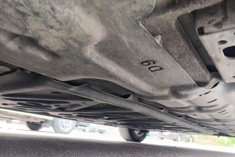 Used Denza D9 2022 DM-i 970 Four-Wheel Drive Flagship Model Chassis Front Left