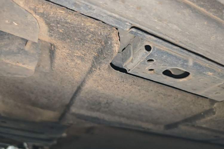 Used Denza D9 2022 DM-i 970 Four-Wheel Drive Flagship Model Chassis Front Left