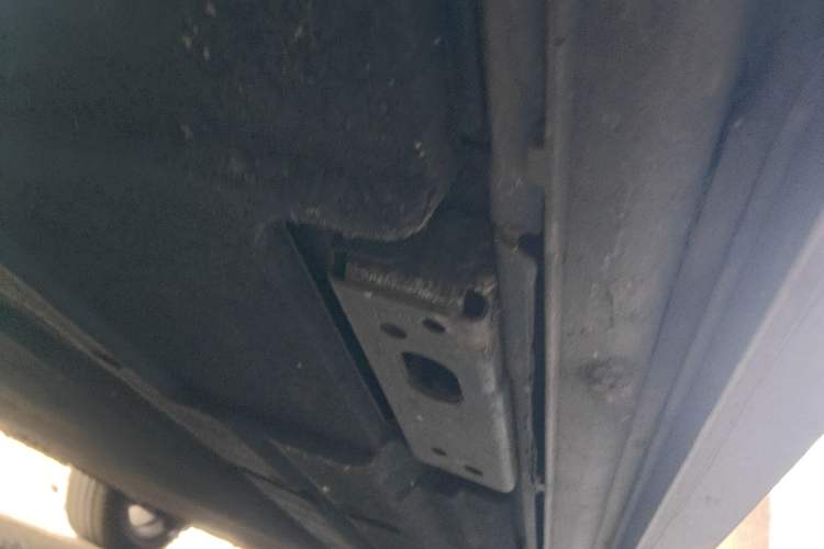 Used Denza D9 2022 DM-i 970 Four-Wheel Drive Flagship Model Chassis Front Left
