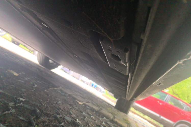 Used Denza D9 2022 EV 600 Four-Wheel Drive Flagship Model Chassis Front Left