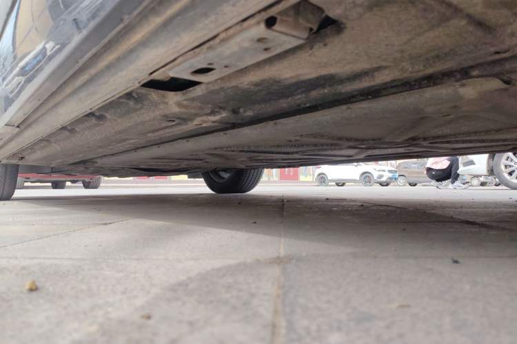 Used Denza D9 2022 DM-i 1040 Prestige Model Chassis Front Left