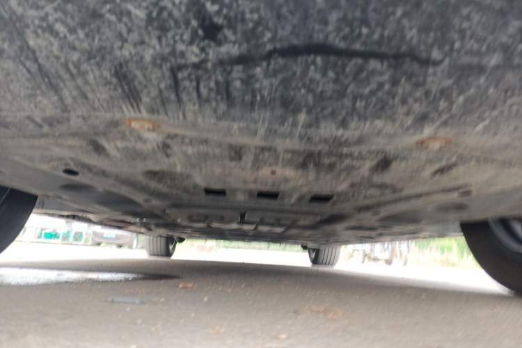 Used Denza D9 2022 DM-i 970 Four-Wheel Drive Flagship Model Chassis Front