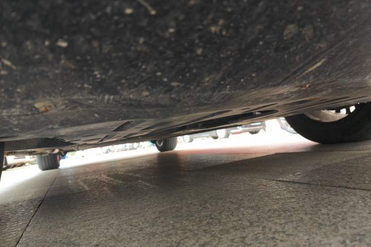 Used Denza D9 2022 DM-i 970 Four-Wheel Drive Flagship Model Chassis Front Right