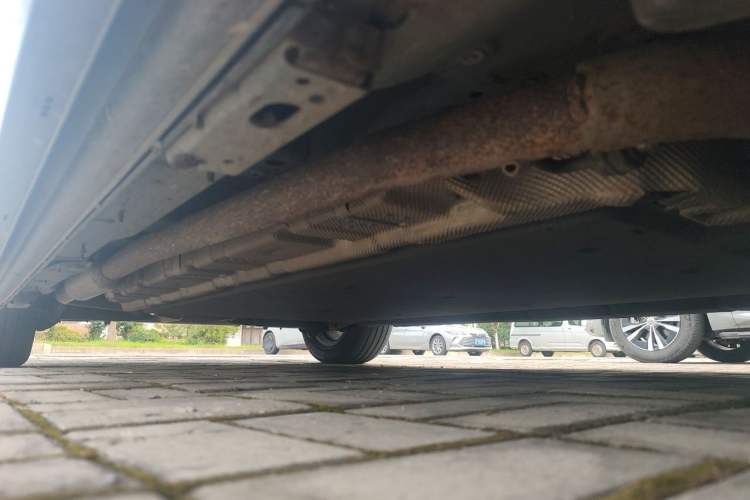 Used Denza D9 2022 DM-i 970 Four-Wheel Drive Flagship Model Chassis Front Right