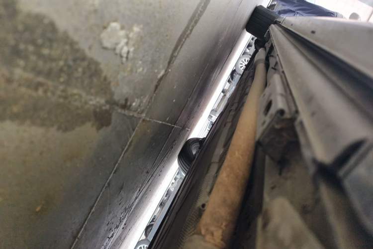 Used Denza D9 2022 DM-i 970 Four-Wheel Drive Prestige Model Chassis Front Right