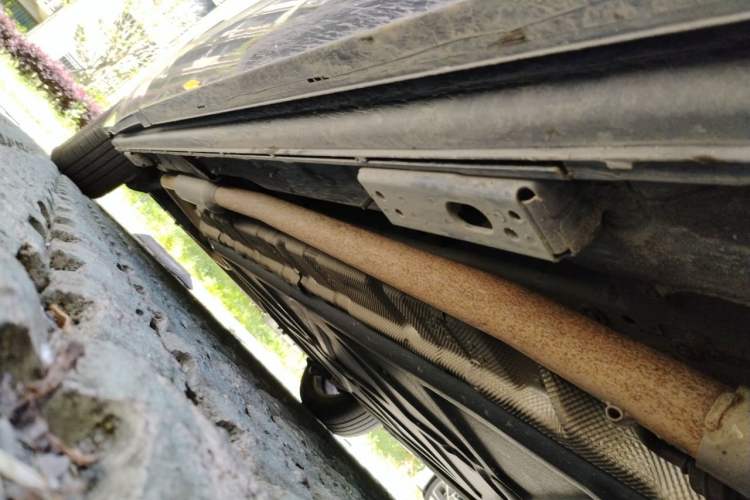 Used Denza D9 2022 DM-i 1040 Prestige Model Chassis Front Right