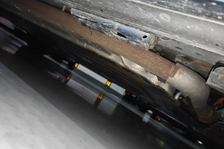 Used Denza D9 2022 DM-i 970 Four-Wheel Drive Flagship Model Chassis Front Right