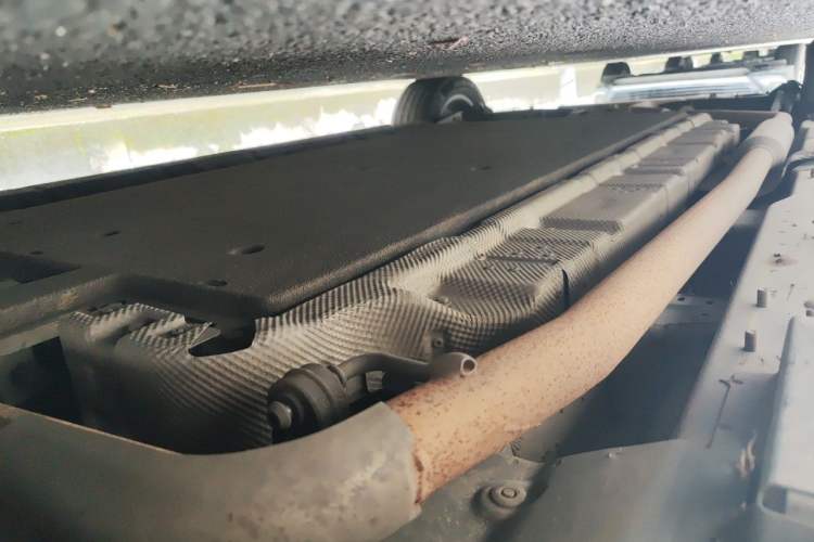 Used Denza D9 2022 DM-i 970 Four-Wheel Drive Flagship Model Chassis Front Right
