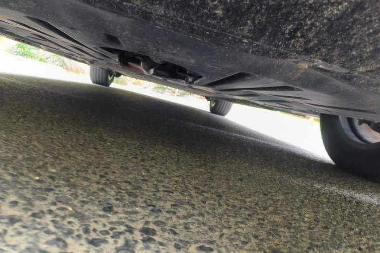 Used Denza D9 2022 DM-i 1040 Prestige Model Chassis Front