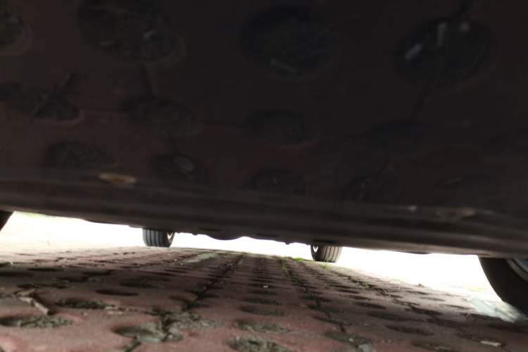 Used Denza D9 2022 DM-i 970 Four-Wheel Drive Flagship Model Chassis Front
