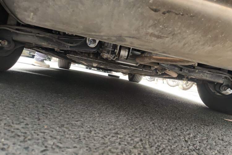 Used Denza D9 2022 DM-i 970 Four-Wheel Drive Prestige Model Chassis Rear