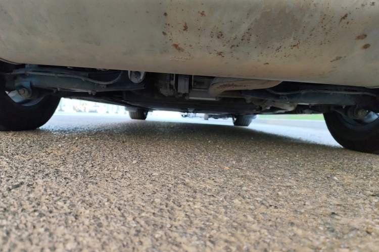 Used Denza D9 2022 DM-i 970 Four-Wheel Drive Flagship Model Chassis Rear