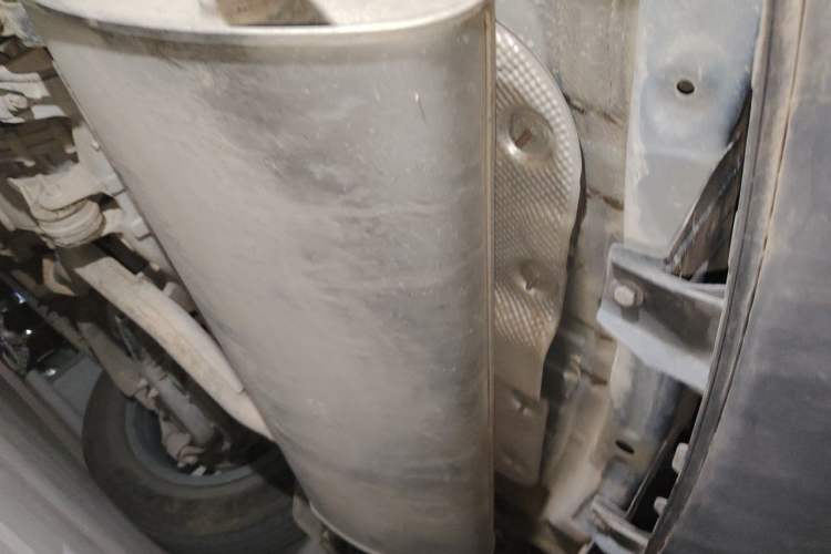 Used Denza D9 2022 DM-i 970 Four-Wheel Drive Flagship Model Chassis Rear