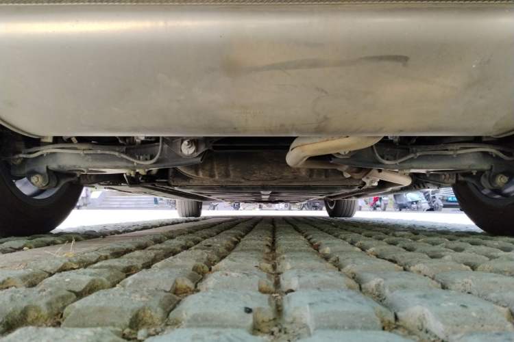 Used Denza D9 2022 DM-i 1040 Prestige Model Chassis Rear
